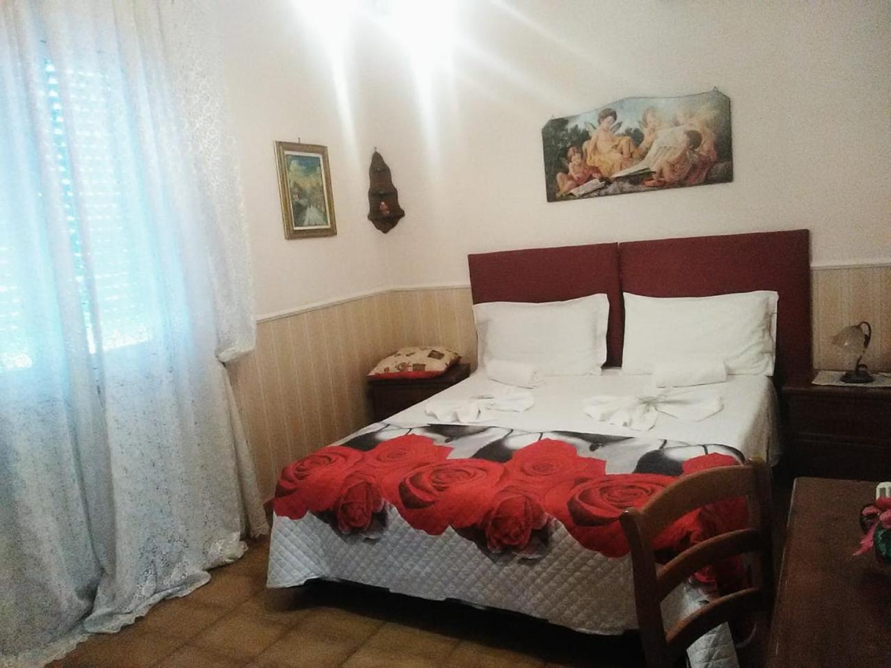 Hillary House Hotel Fiumicino Ngoại thất bức ảnh