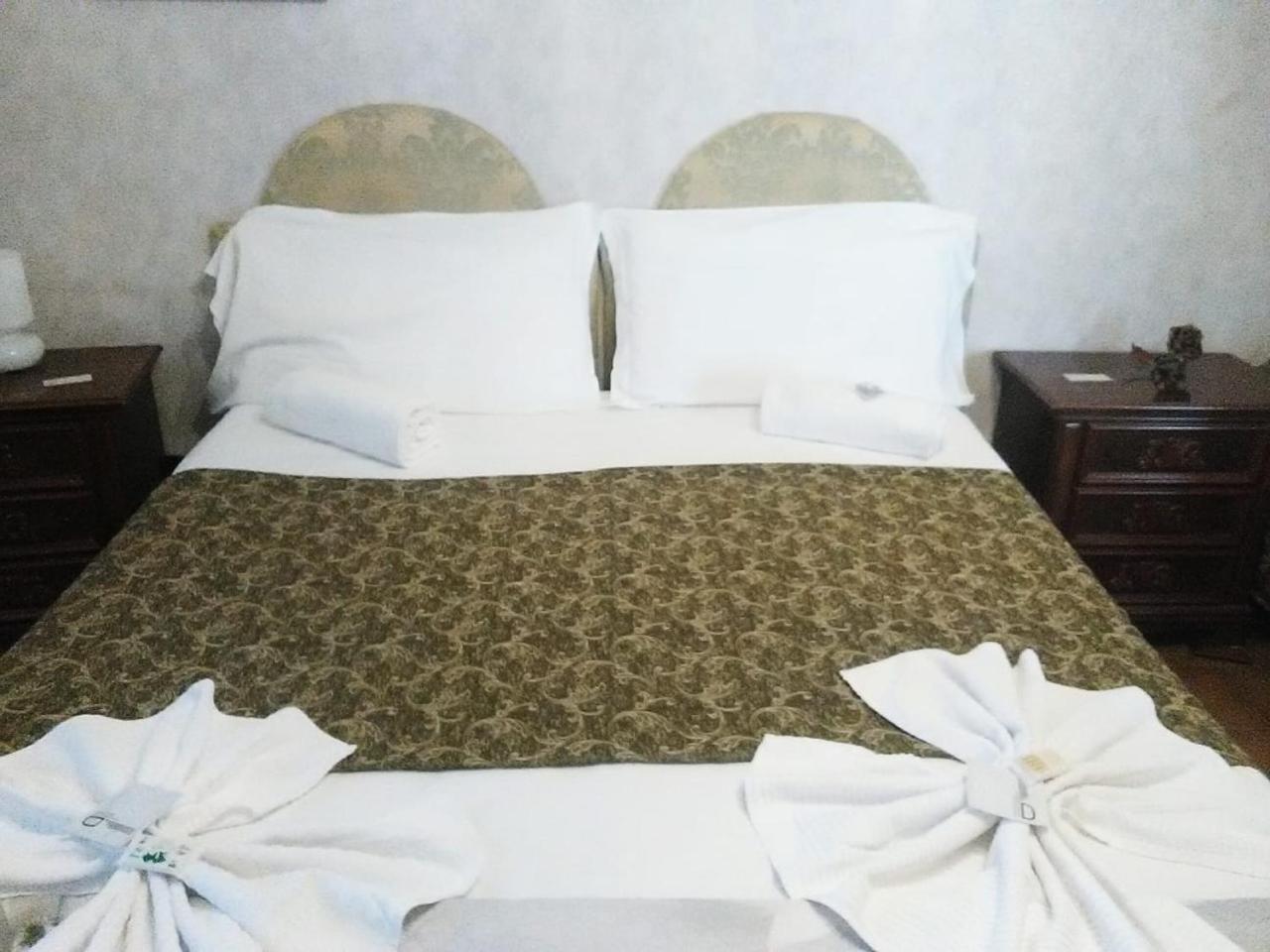 Hillary House Hotel Fiumicino Ngoại thất bức ảnh